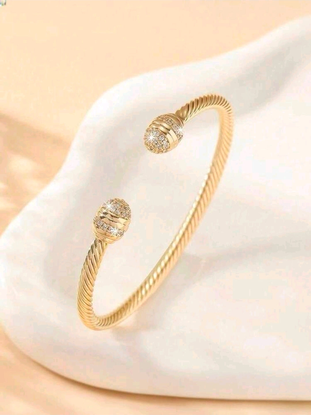 Gold Round Thread Bracelet Middle Eastern Adjustable Bangle