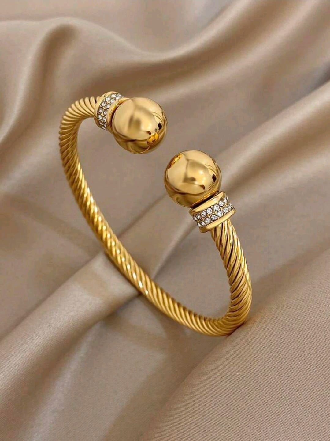 18k Elegant Luxury Zirconia Bracelet Golden Twisted Open Bangle gold plated bracelet