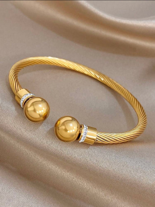 Elegent Twisted Diamond Cluster Stainless Steel | 18k Gold Plated