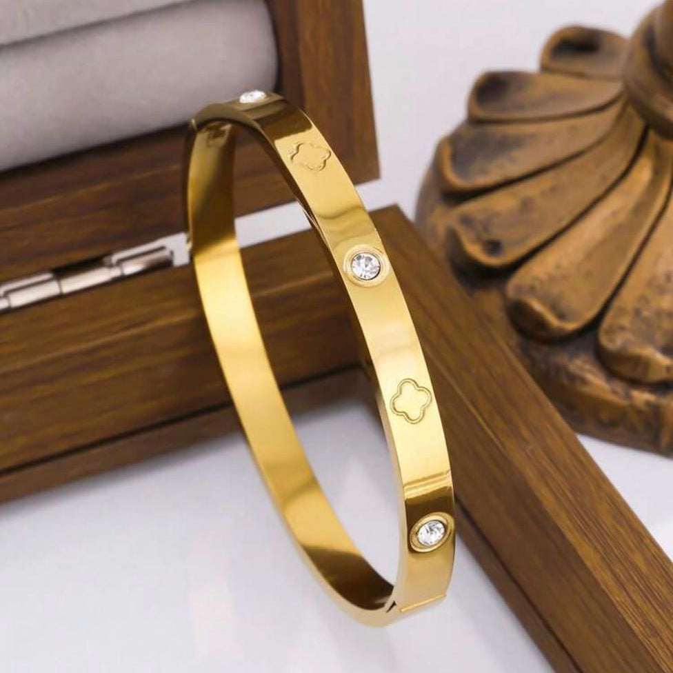 Sparkling Four leaf Clover Zirconia Stainless Steel Women Bracelet