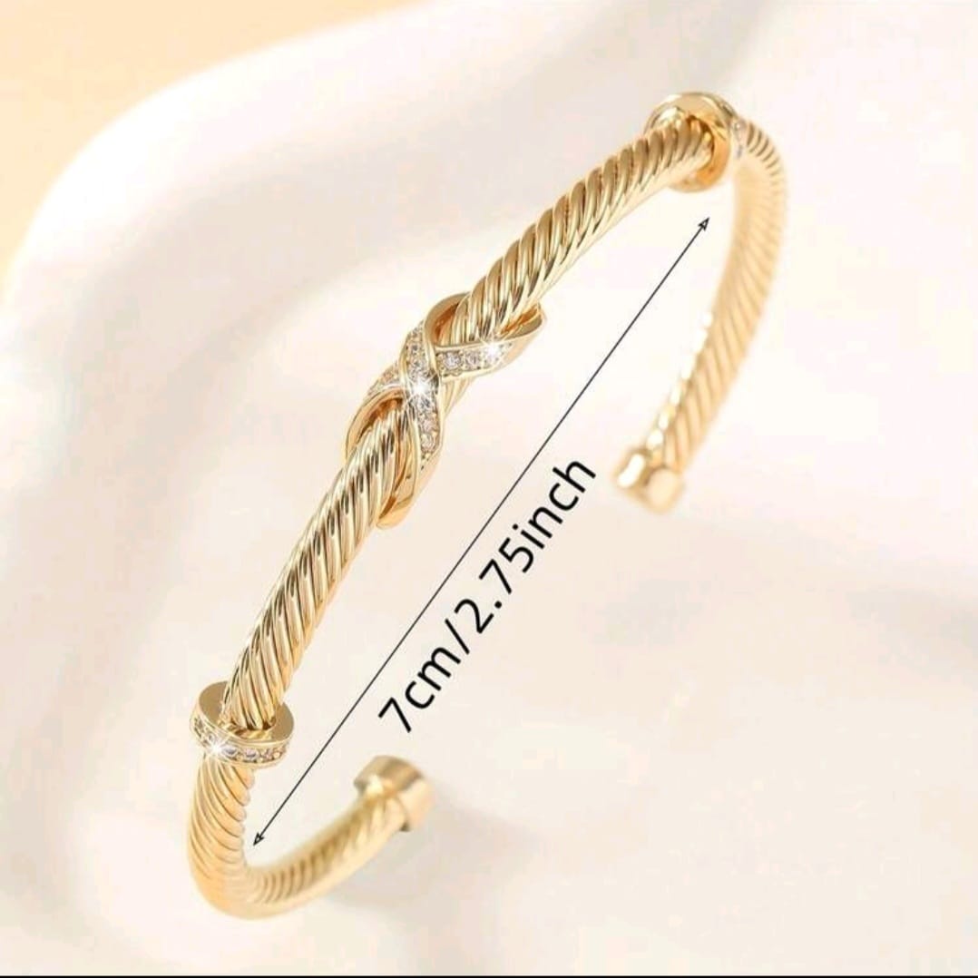 Gold Middle Eastern Fashionable Threaded Bracelet Inlaid With Zirconia Stones