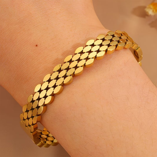 Geometric Oval-Shaped Wide Bracelet | 18K Gold Plated Stainless Steel